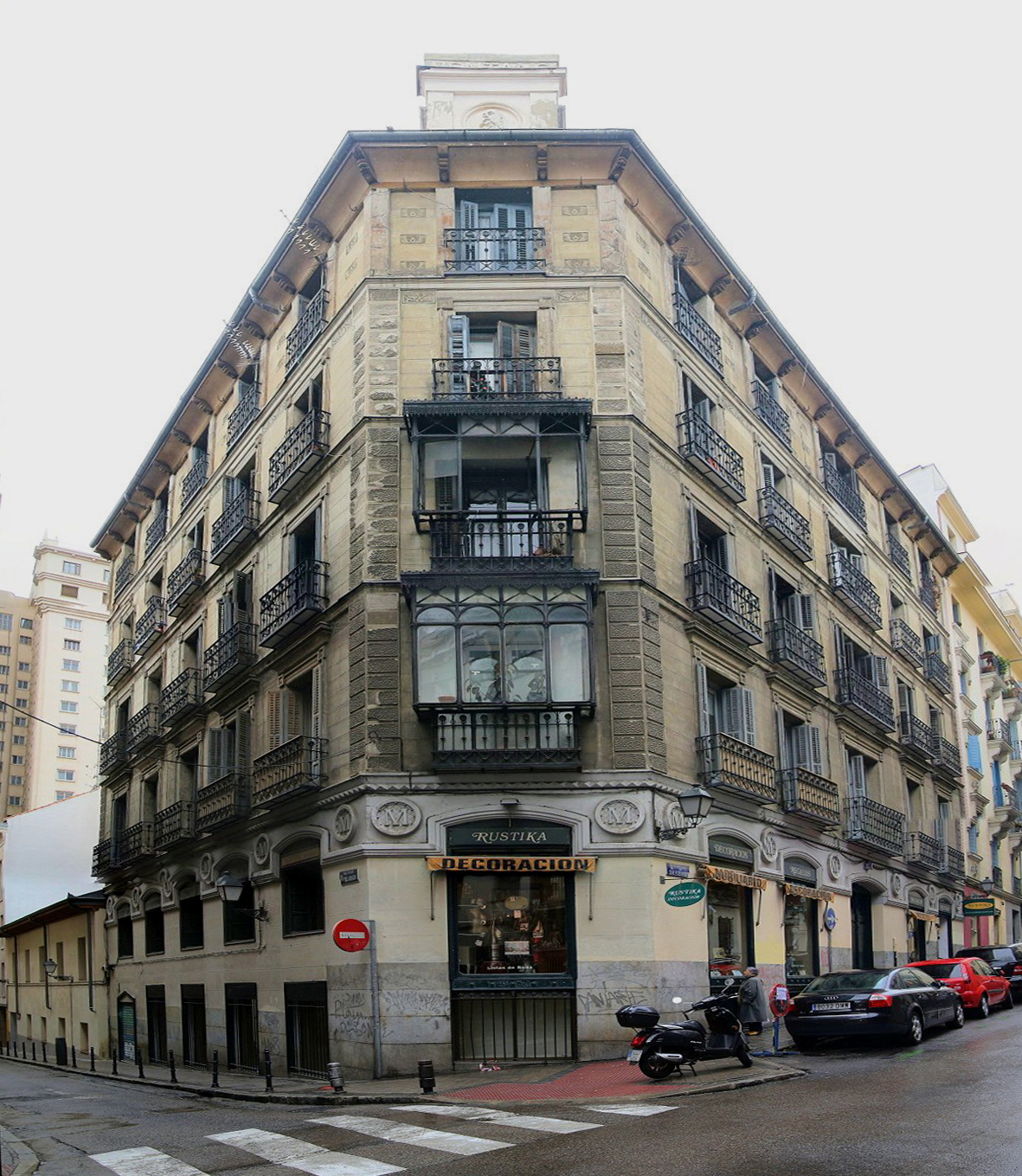 Edificio Pianos Montano